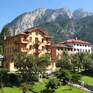 https://albergo-paradiso.hotelinveneto.com