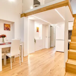 https://walk-to-navigli-2-bedrooms-apt.it-lombardy.com